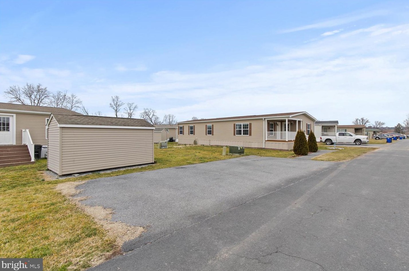 3 Amber Cir, Groffdale PA  17557-8717 exterior