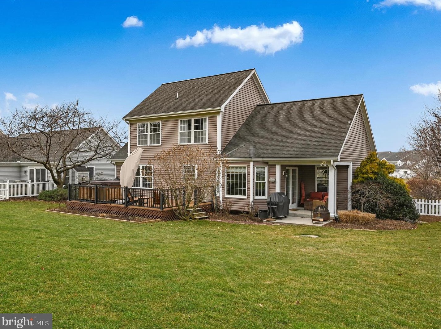 572 Wallingford Rd, Lancaster PA  17601-3526 exterior