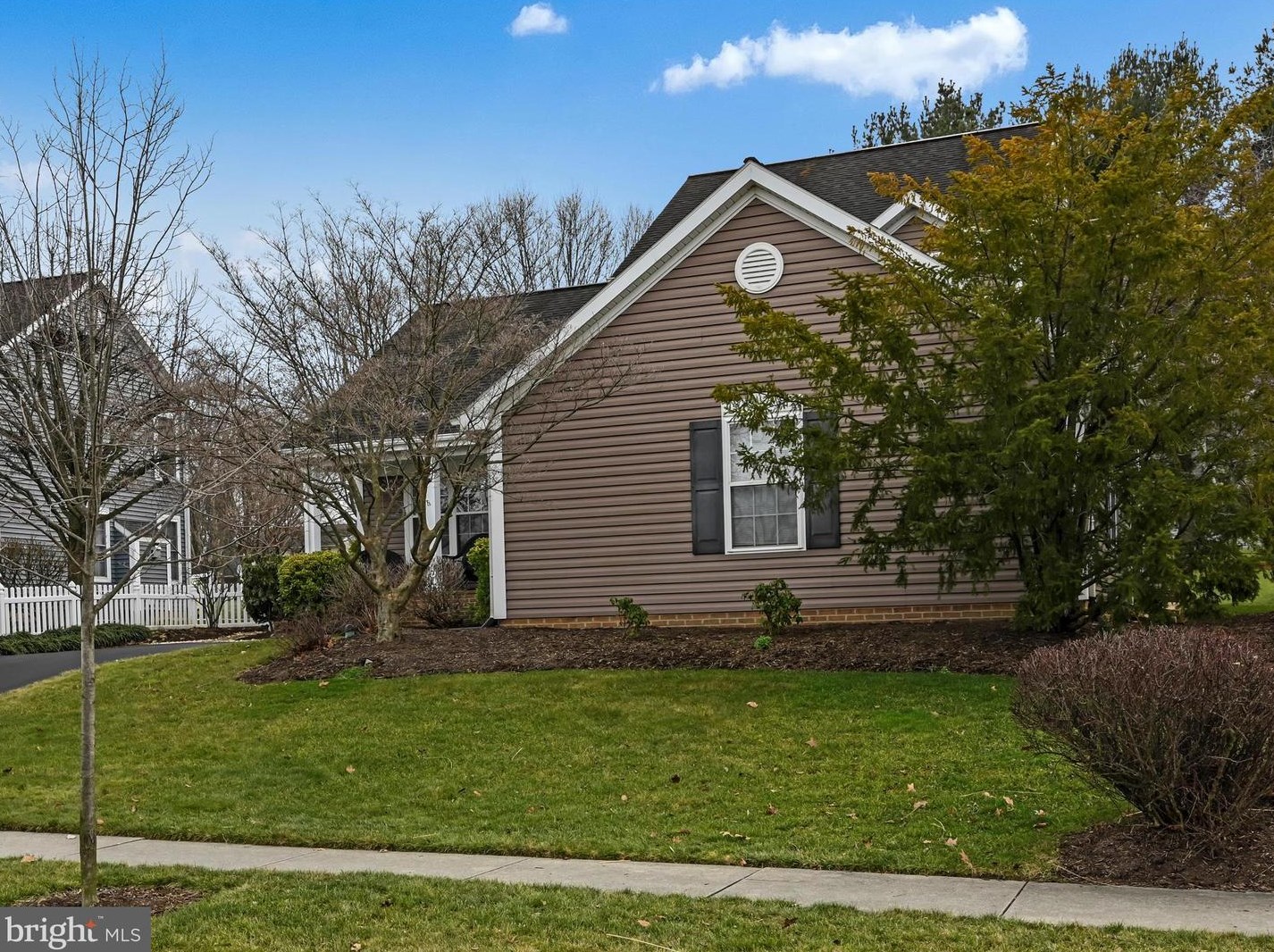 572 Wallingford Rd, Lancaster PA  17601-3526 exterior