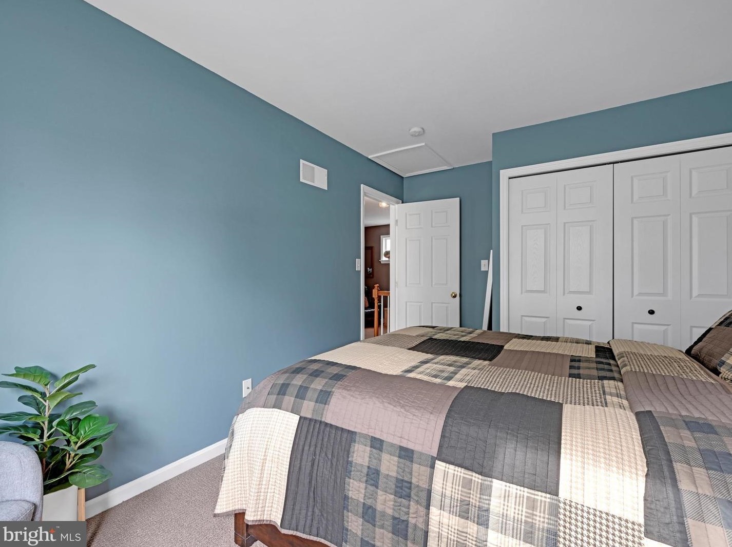 572 Wallingford Rd, Lancaster PA  17601-3526 exterior