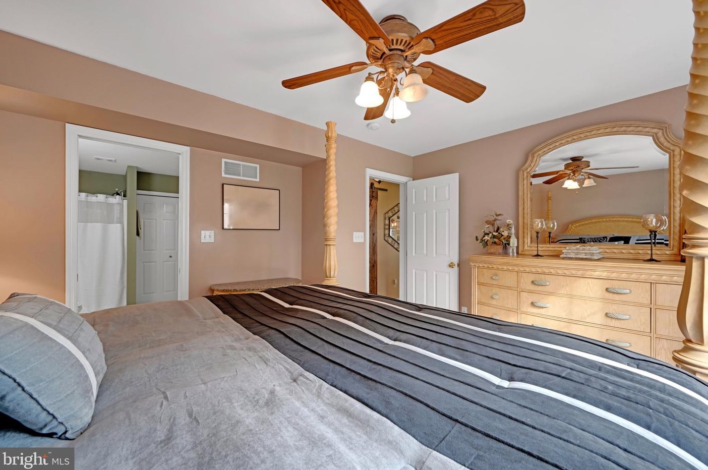 572 Wallingford Rd, Lancaster PA  17601-3526 exterior