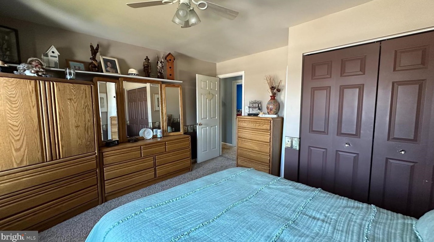 209 Southridge Dr, Lancaster PA  17602-4154 exterior