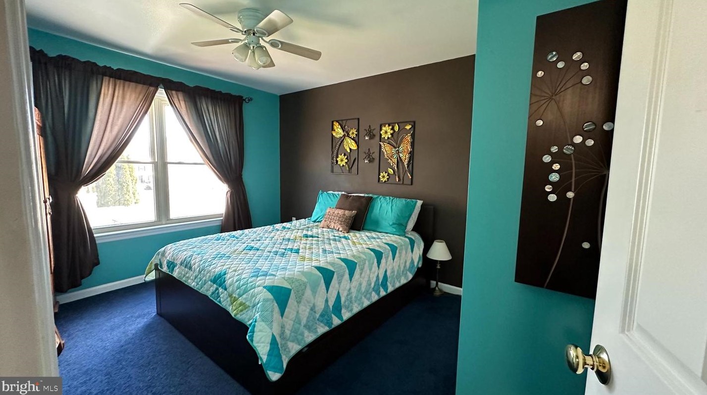 209 Southridge Dr, Lancaster PA  17602-4154 exterior