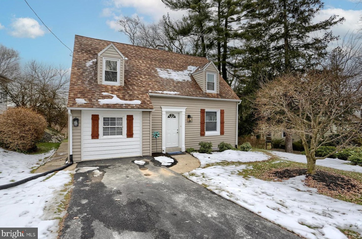 406 Rosedale Ave, Lancaster PA  17603-5708 exterior