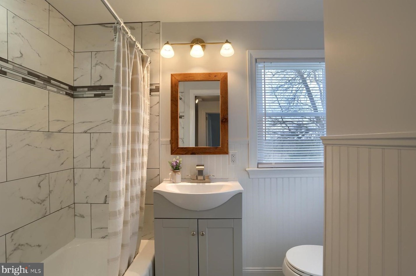 406 Rosedale Ave, Lancaster PA  17603-5708 exterior