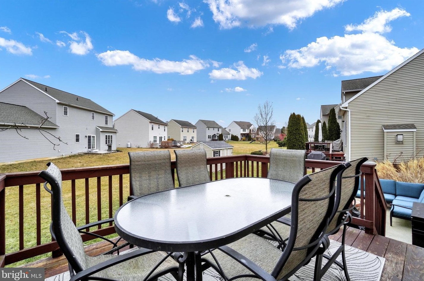 83 Bloomfield Dr, Ephrata PA  17522-9168 exterior
