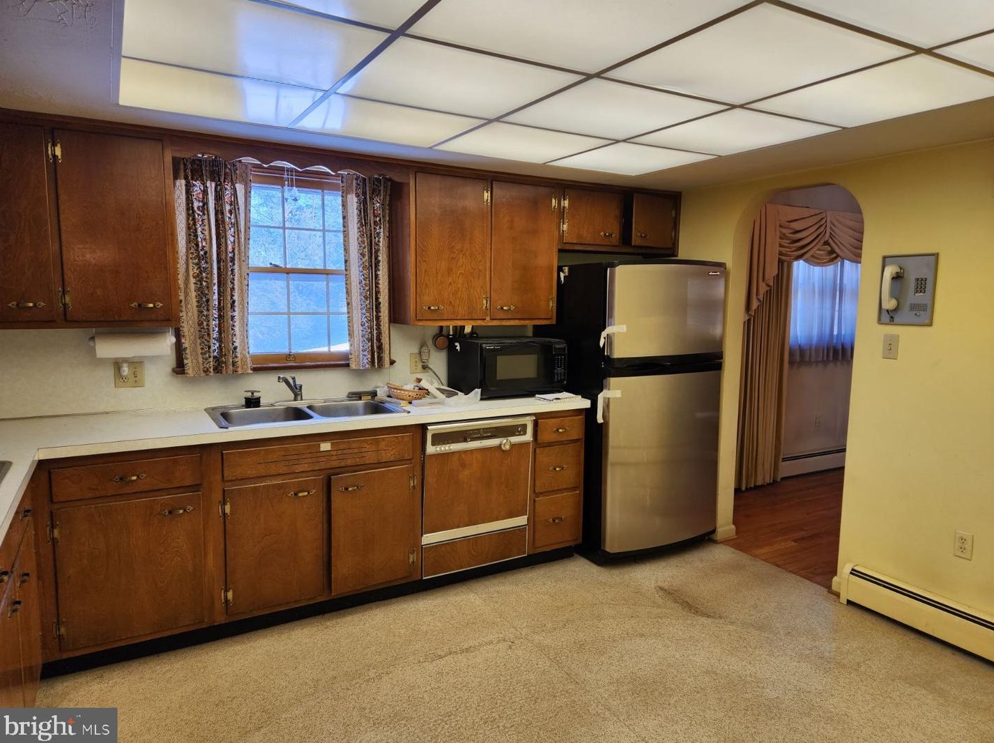 1904 Rockford Ln, Lancaster PA  17601-4922 exterior