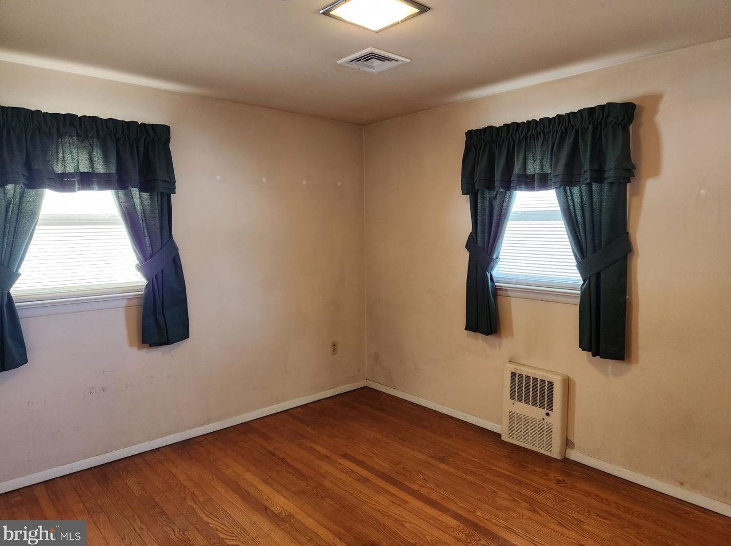 78 Village Dr, Lancaster PA  17601-3324 exterior