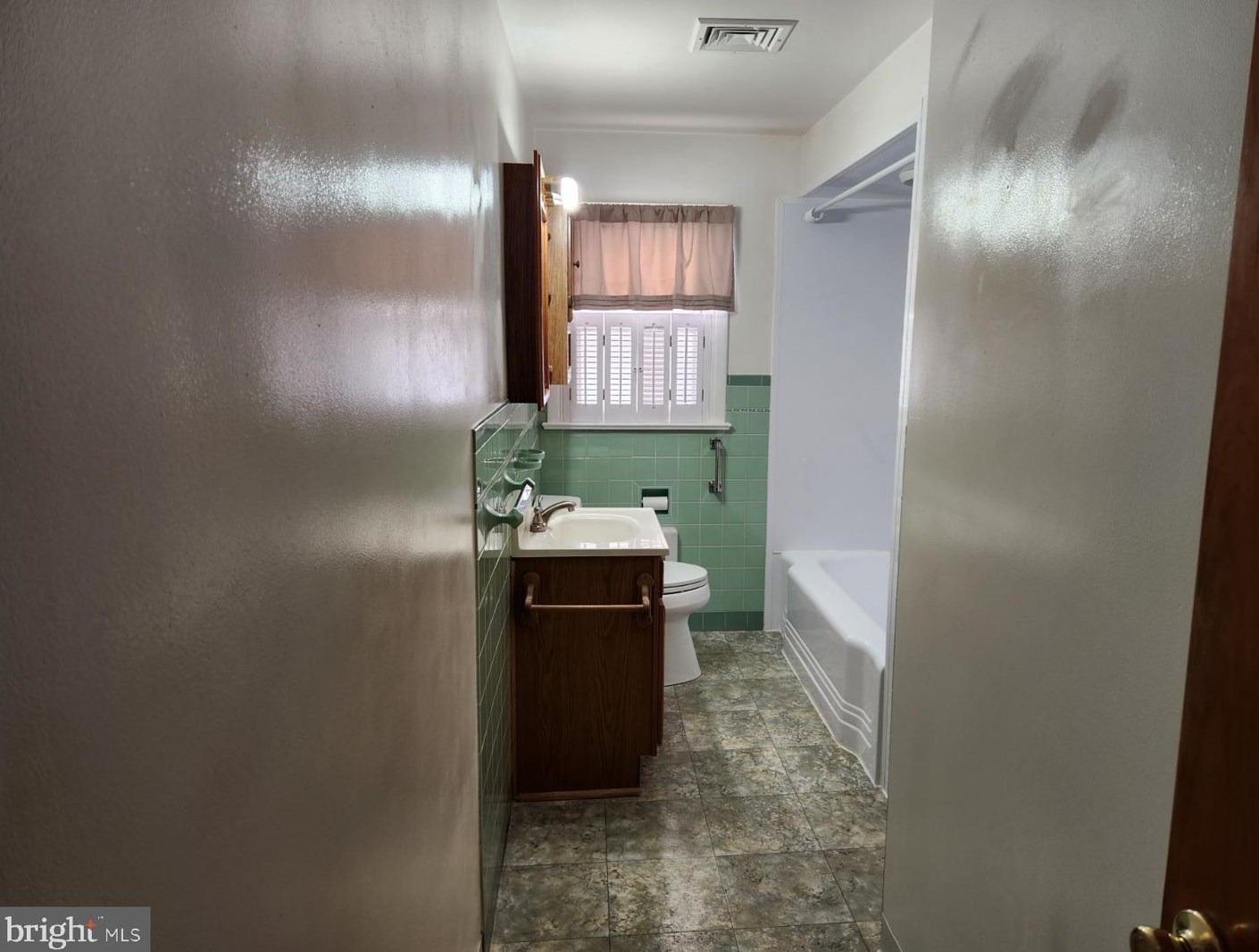 78 Village Dr, Lancaster PA  17601-3324 exterior
