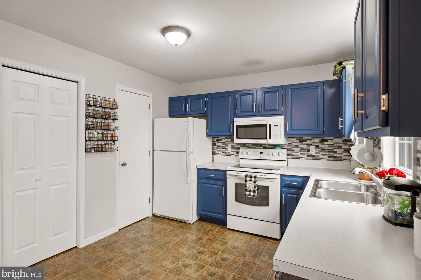 21 Ashley Dr, Marietta PA  17547-9715 exterior
