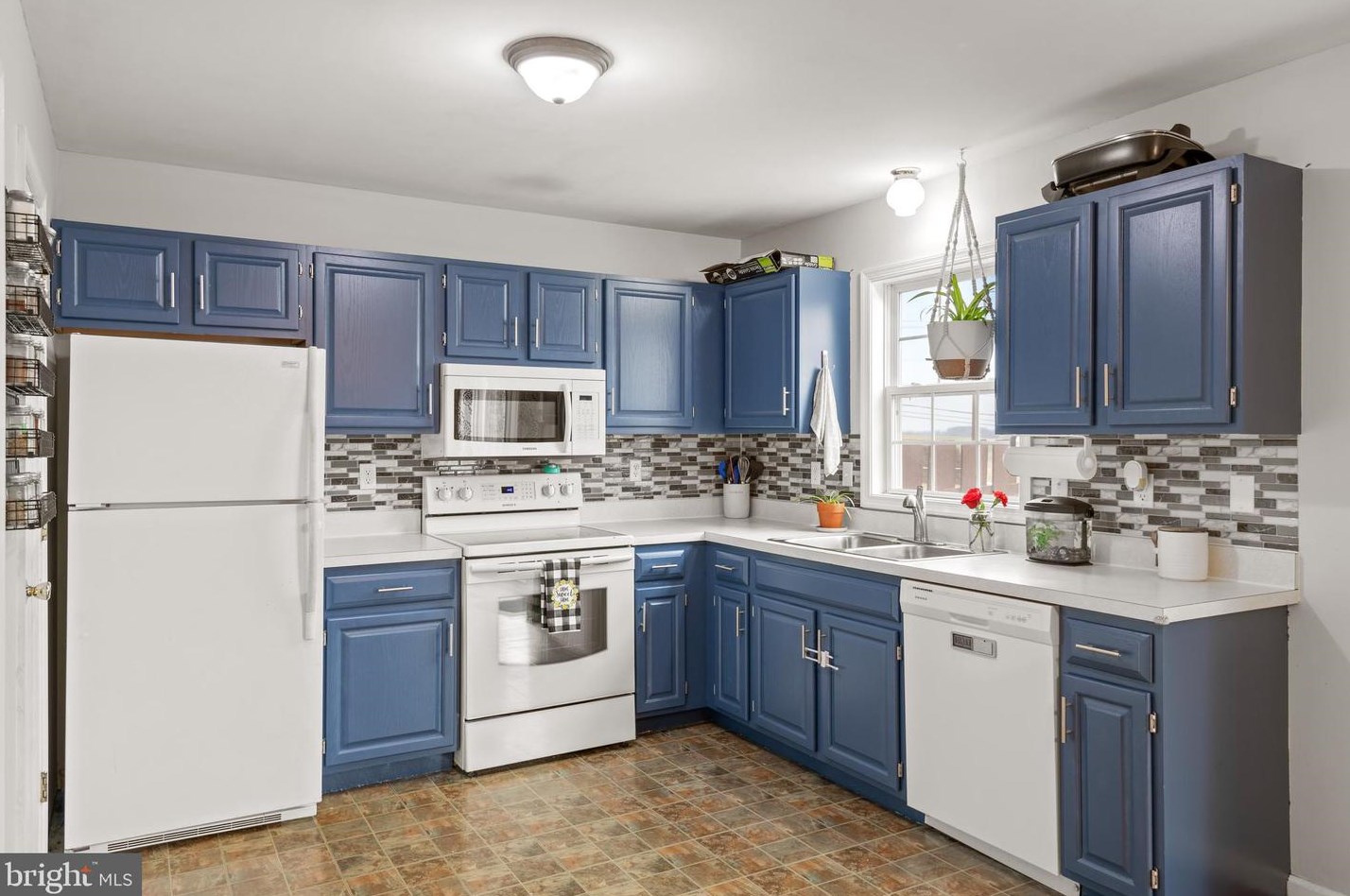 21 Ashley Dr, Marietta PA  17547-9715 exterior