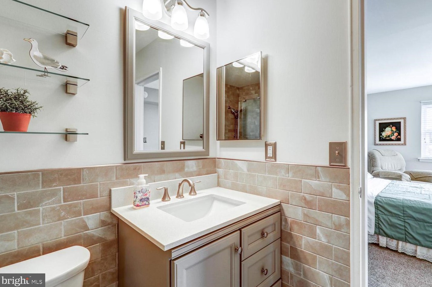 322 Valleybrook Dr, Lancaster PA  17601-4633 exterior