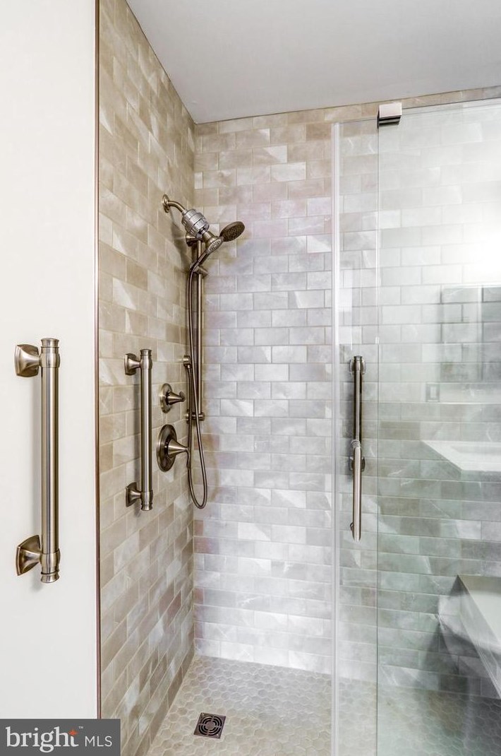 322 Valleybrook Dr, Lancaster PA  17601-4633 exterior