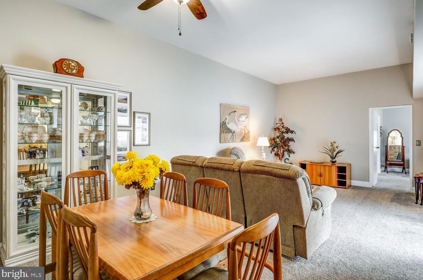 322 Valleybrook Dr, Lancaster PA  17601-4633 exterior