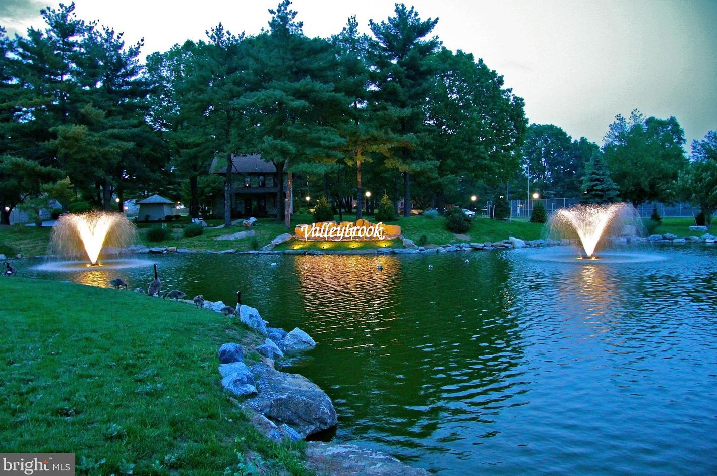 322 Valleybrook Dr, Lancaster PA  17601-4633 exterior