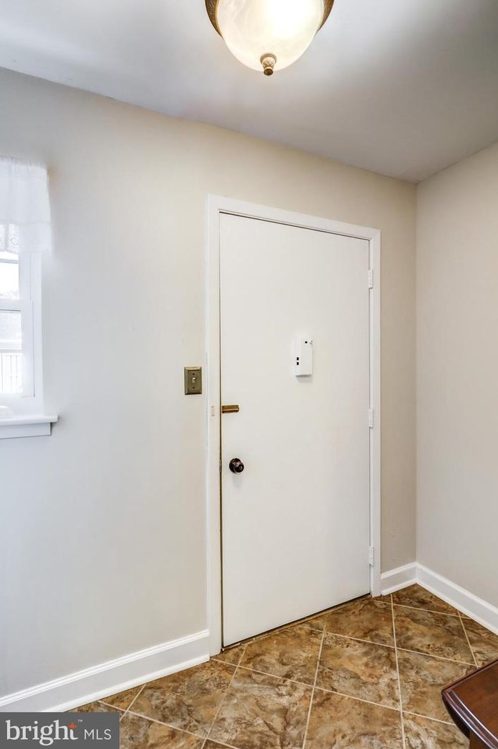 322 Valleybrook Dr, Lancaster PA  17601-4633 exterior