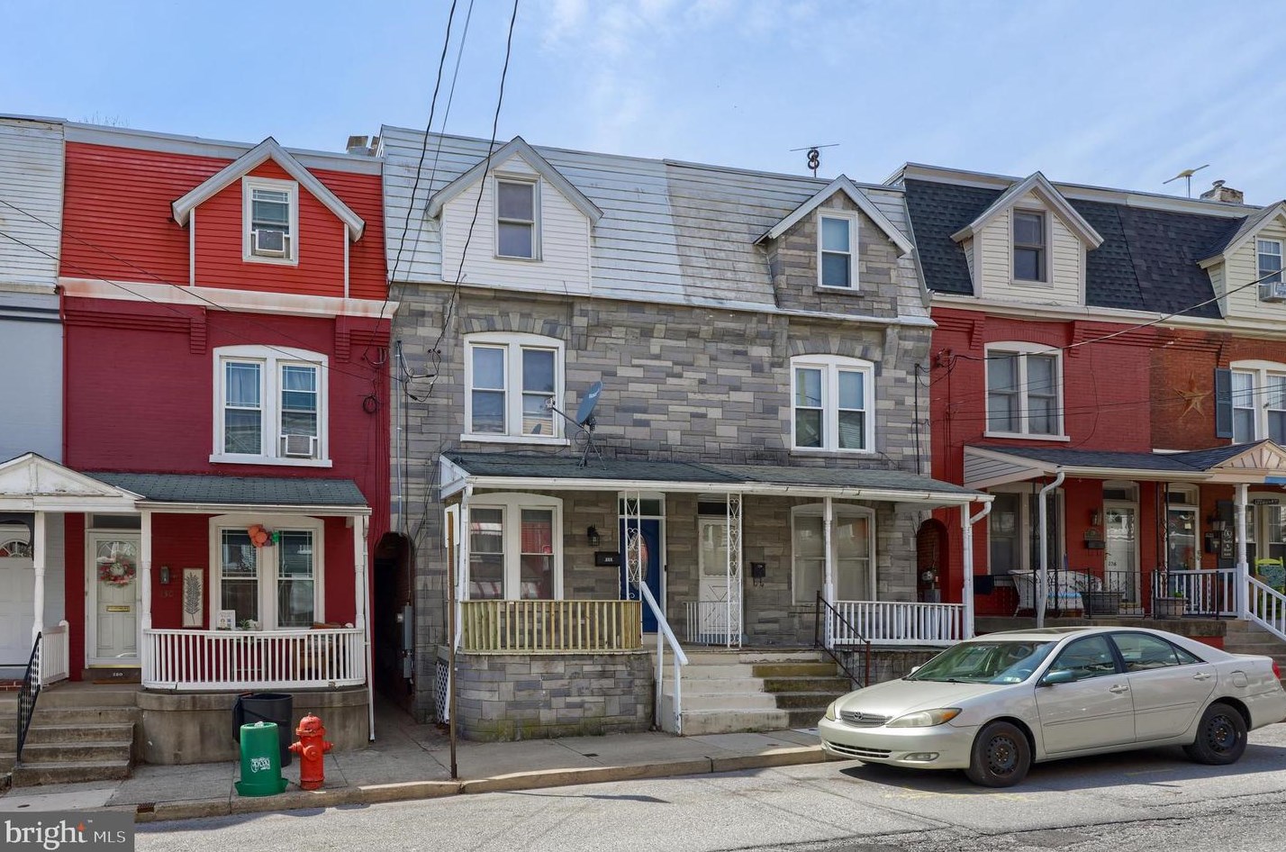 232 Pine St, Lancaster PA  17603-3435 exterior