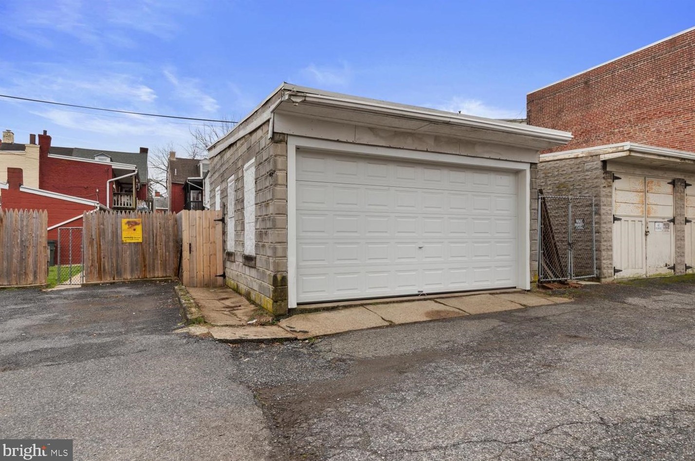 509 King St, Lancaster PA  17602-3010 exterior