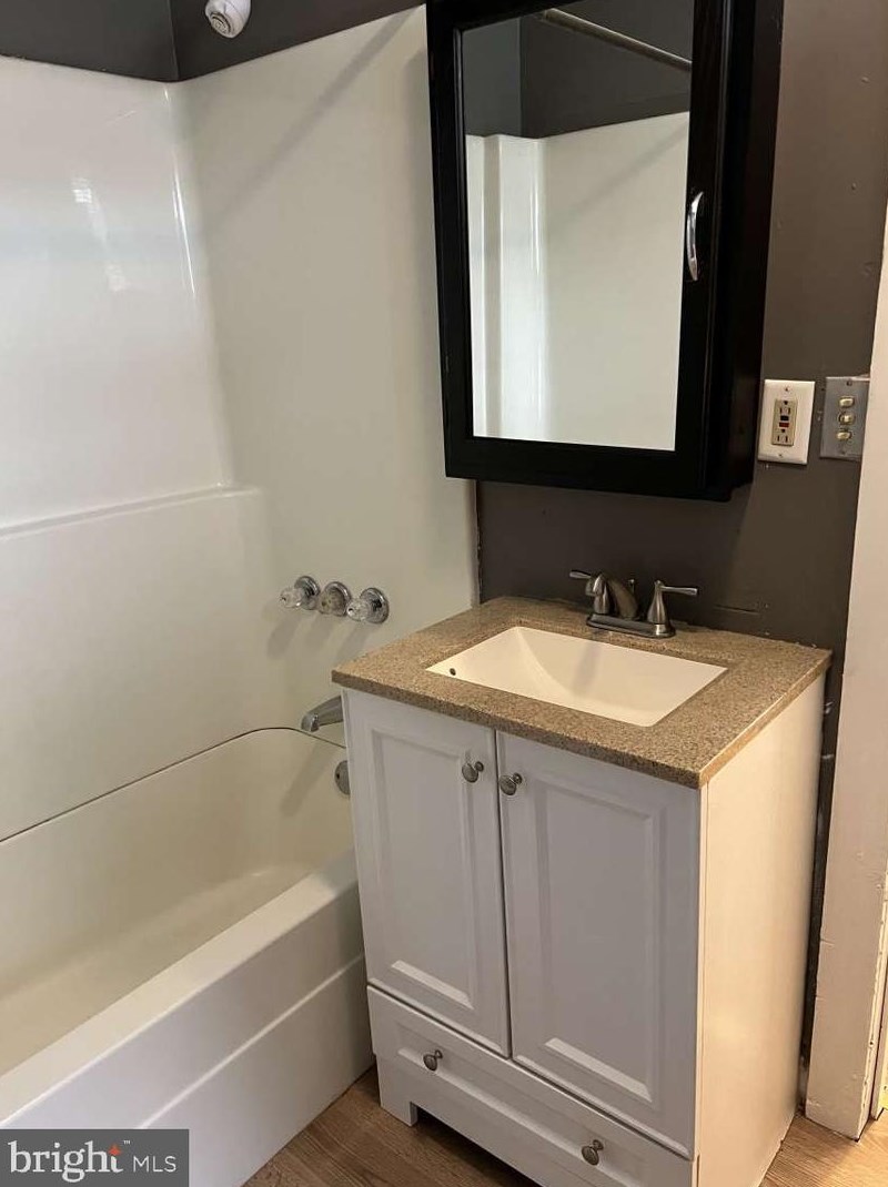 13 Caroline St, Lancaster PA 17603-5103 exterior