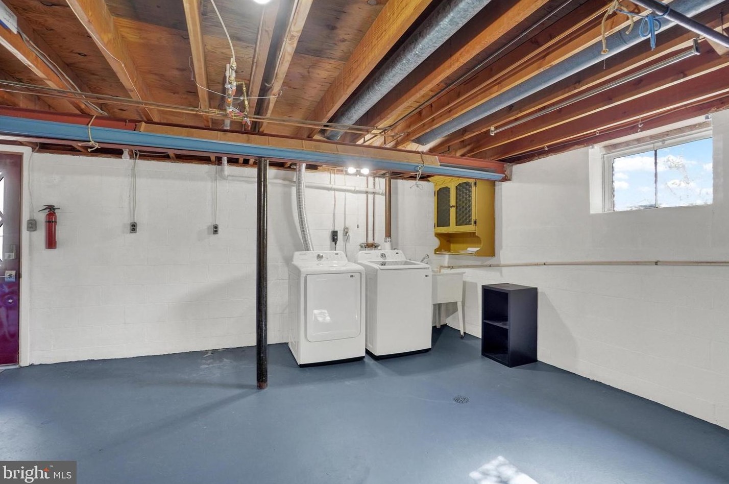 1360 Calvert Ln, Lancaster PA  17603-6828 exterior