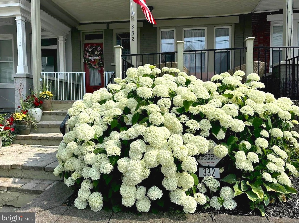 332 New St, Lancaster PA  17602-2051 exterior