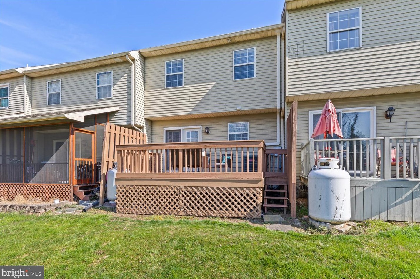 458 Dohner Dr, Lancaster PA  17602-3374 exterior