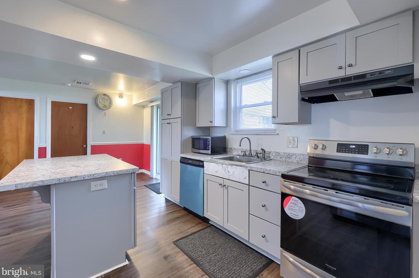 104 Armstrong Ln, Lancaster PA  17603-5972 exterior