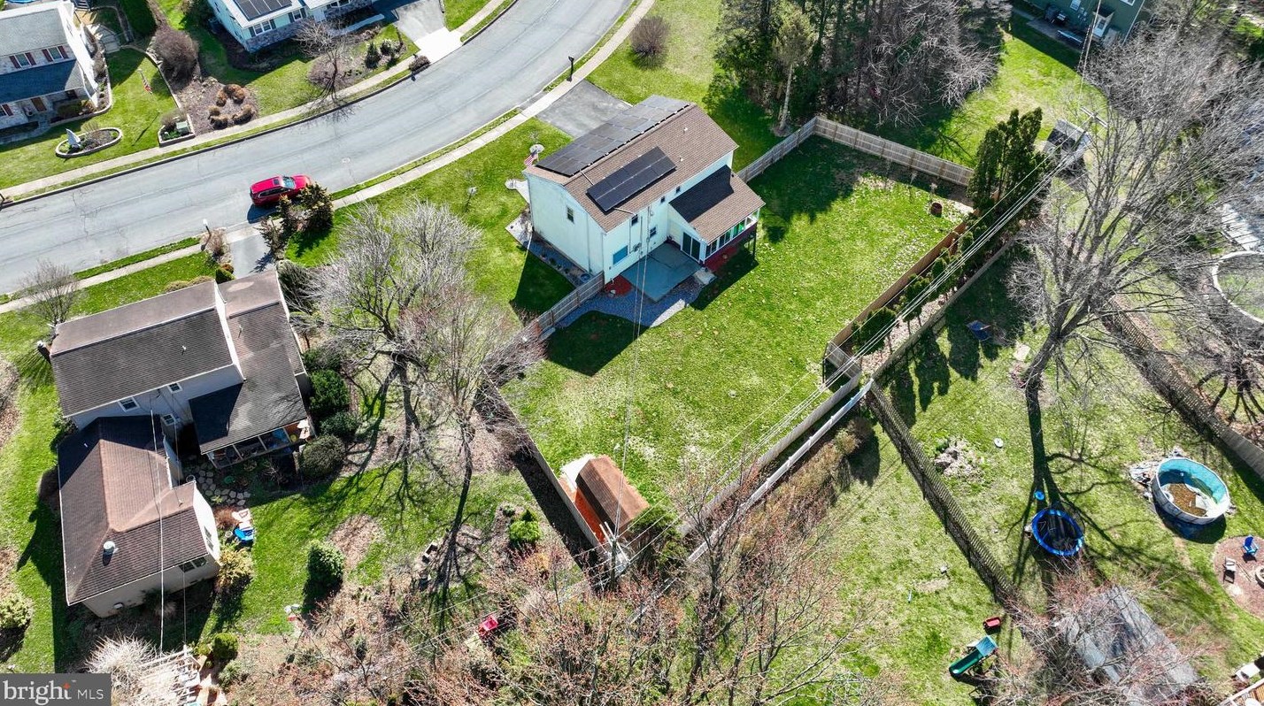 104 Armstrong Ln, Lancaster PA  17603-5972 exterior