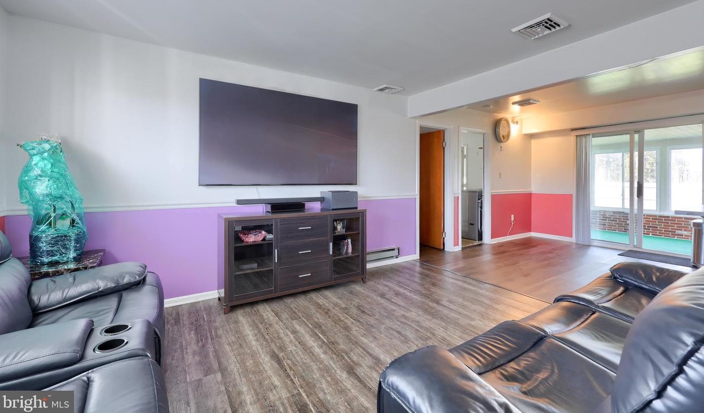 104 Armstrong Ln, Lancaster PA  17603-5972 exterior
