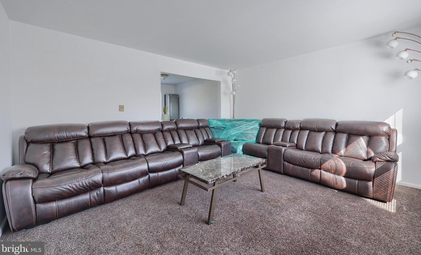 104 Armstrong Ln, Lancaster PA  17603-5972 exterior