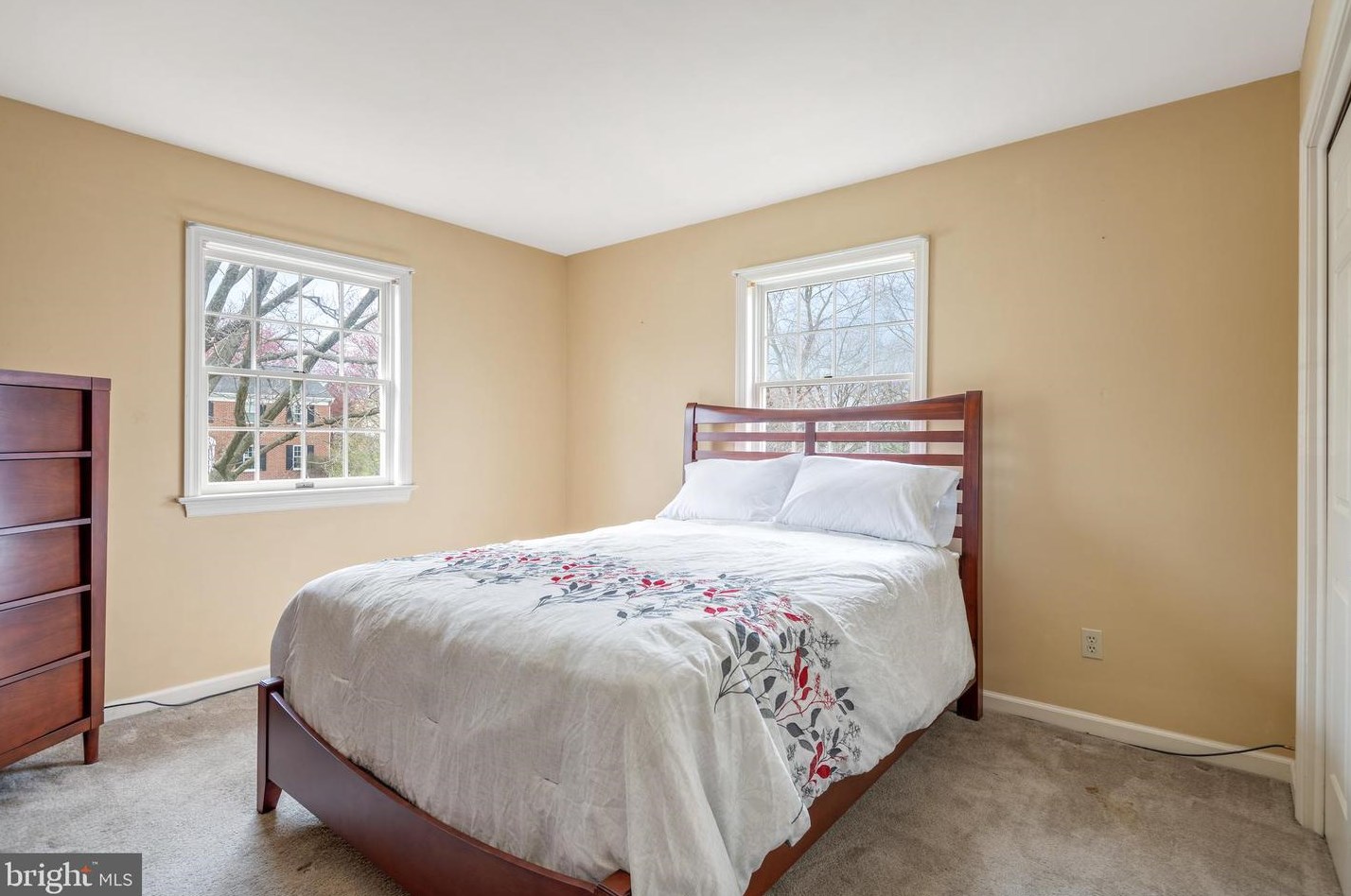 13 Strawberry Ln, Lancaster PA  17602-1637 exterior