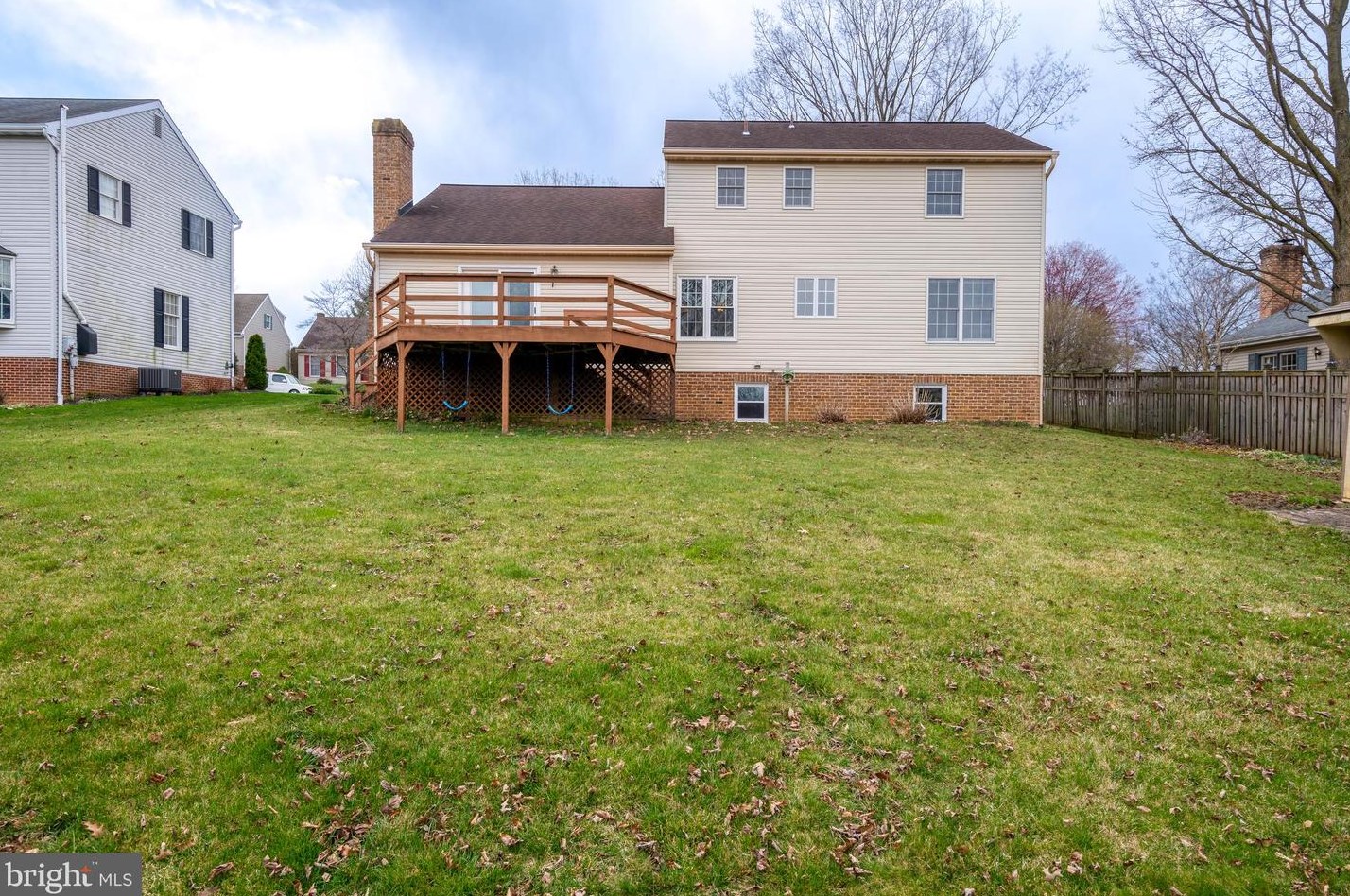 13 Strawberry Ln, Lancaster PA  17602-1637 exterior