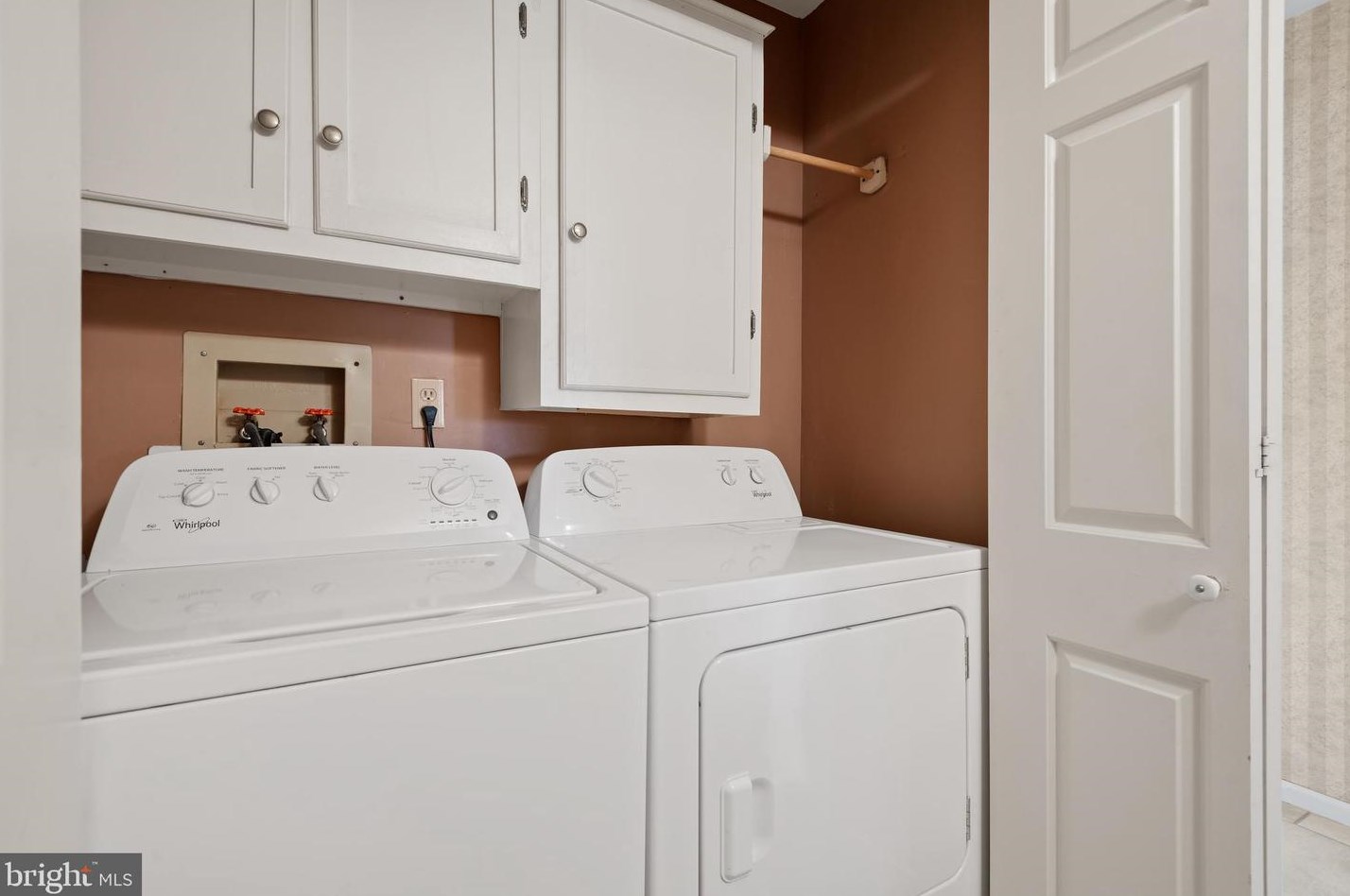 13 Strawberry Ln, Lancaster PA  17602-1637 exterior