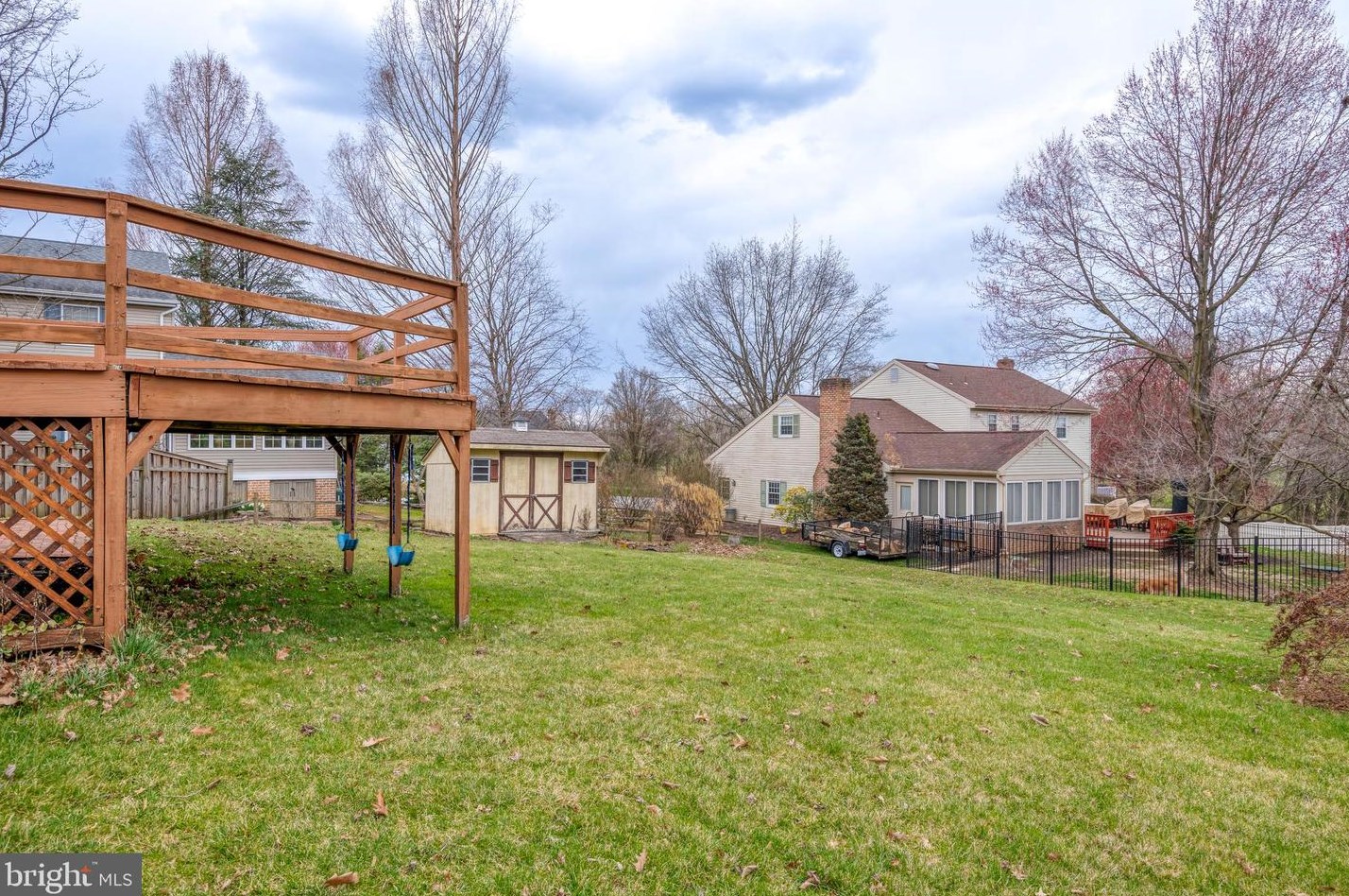 13 Strawberry Ln, Lancaster PA  17602-1637 exterior