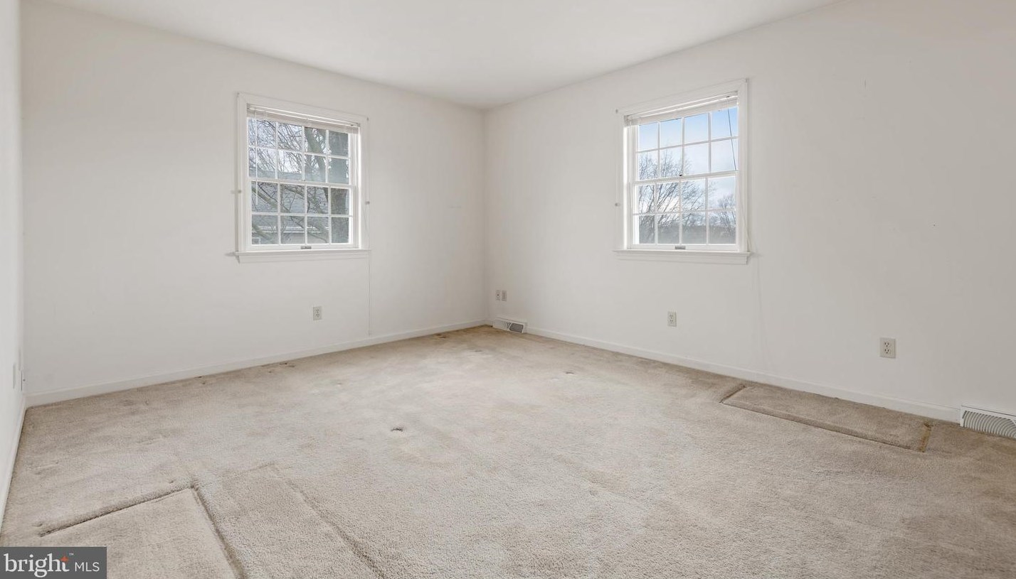 13 Strawberry Ln, Lancaster PA  17602-1637 exterior