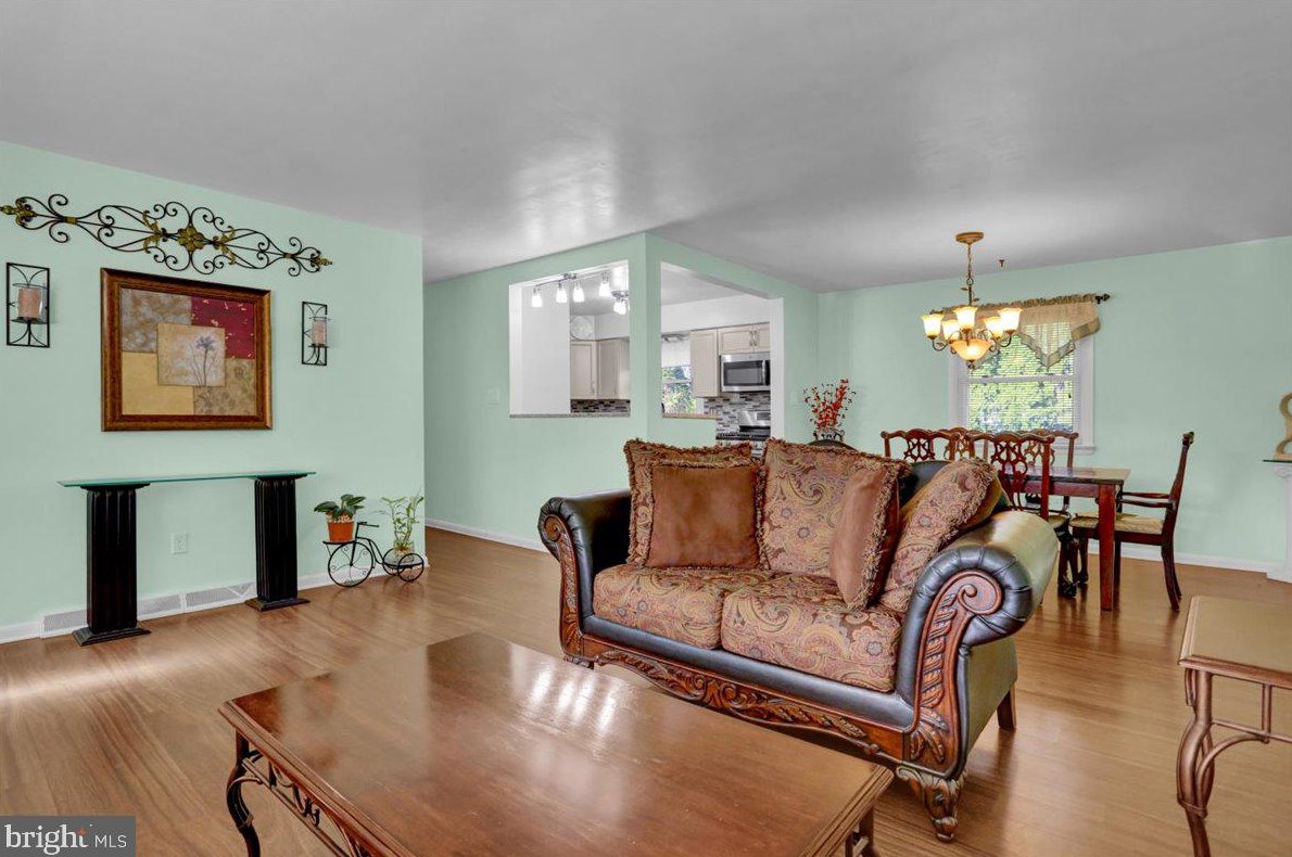 1800 Colonial Manor Dr, Lancaster PA  17603-6000 exterior