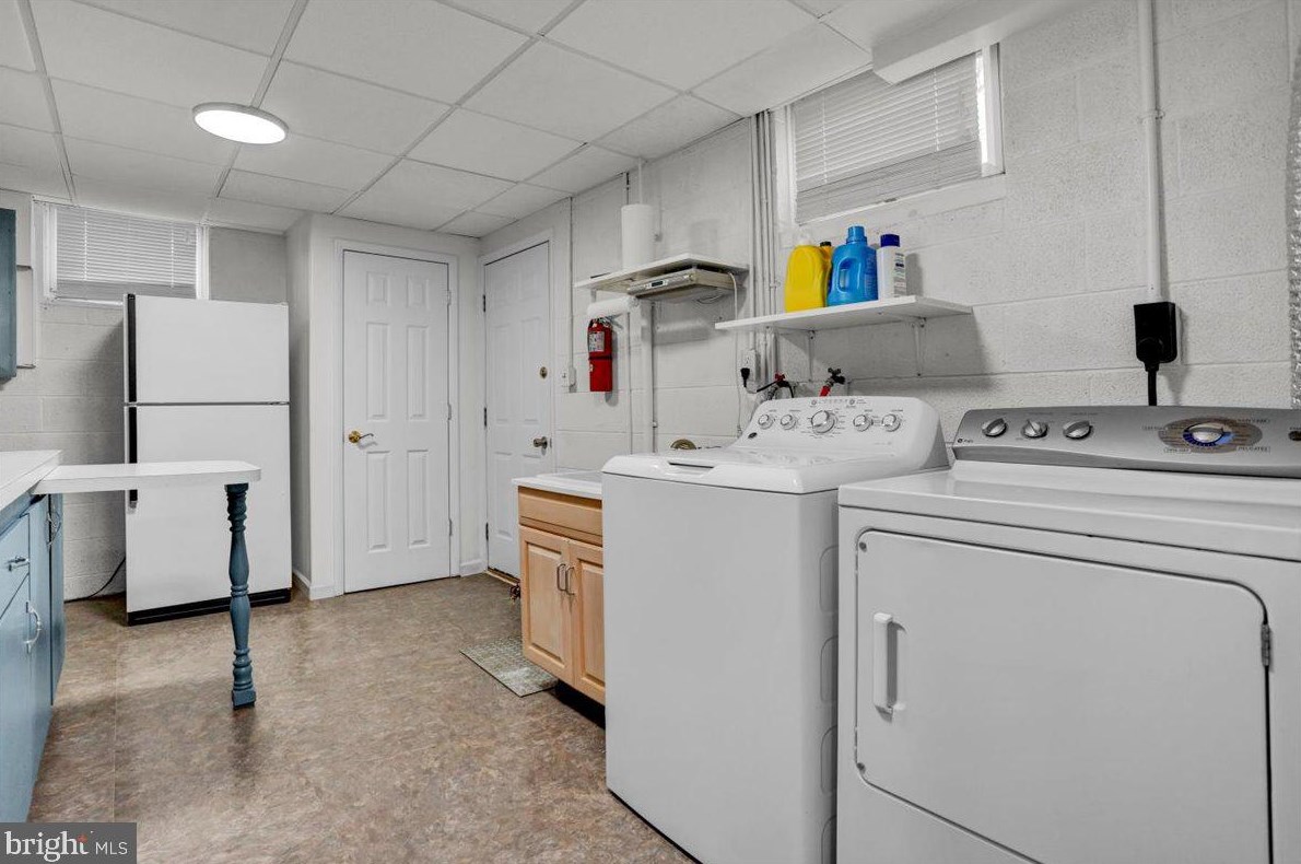 1800 Colonial Manor Dr, Lancaster PA  17603-6000 exterior