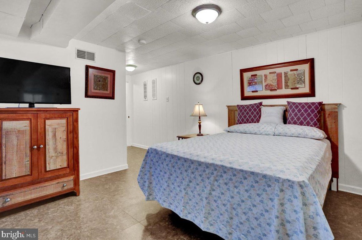 1800 Colonial Manor Dr, Lancaster PA  17603-6000 exterior