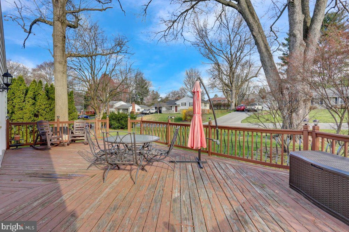 1800 Colonial Manor Dr, Lancaster PA  17603-6000 exterior