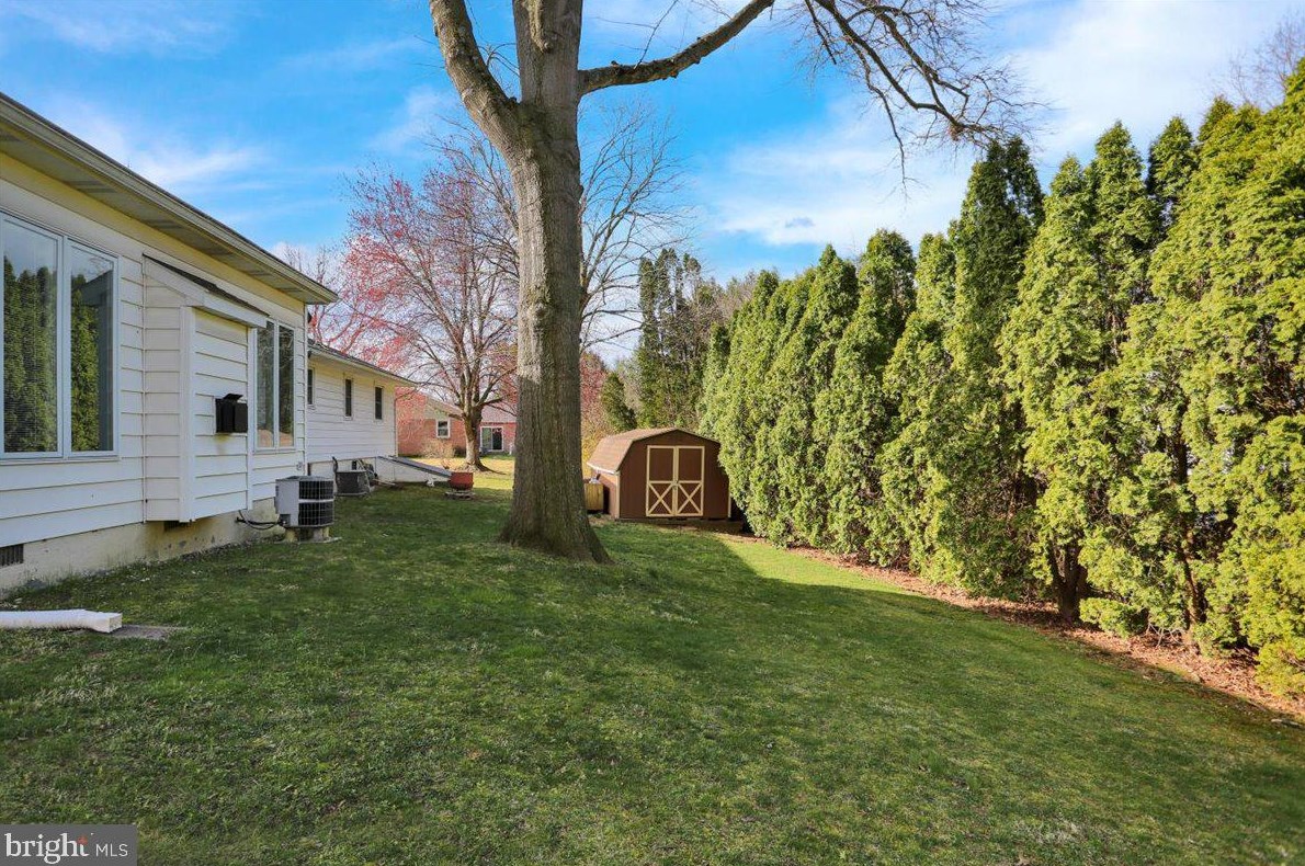 1800 Colonial Manor Dr, Lancaster PA  17603-6000 exterior