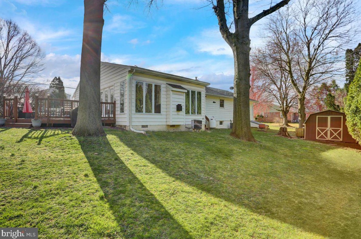 1800 Colonial Manor Dr, Lancaster PA  17603-6000 exterior