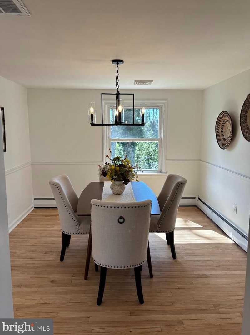 2106 Lyndell Dr, Lancaster PA  17601-5728 exterior