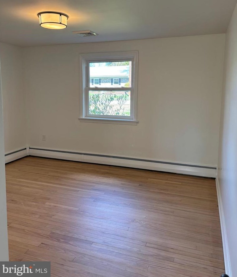 2106 Lyndell Dr, Lancaster PA  17601-5728 exterior