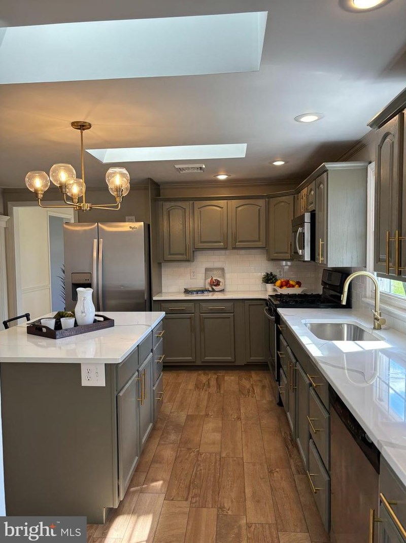 2106 Lyndell Dr, Lancaster PA  17601-5728 exterior