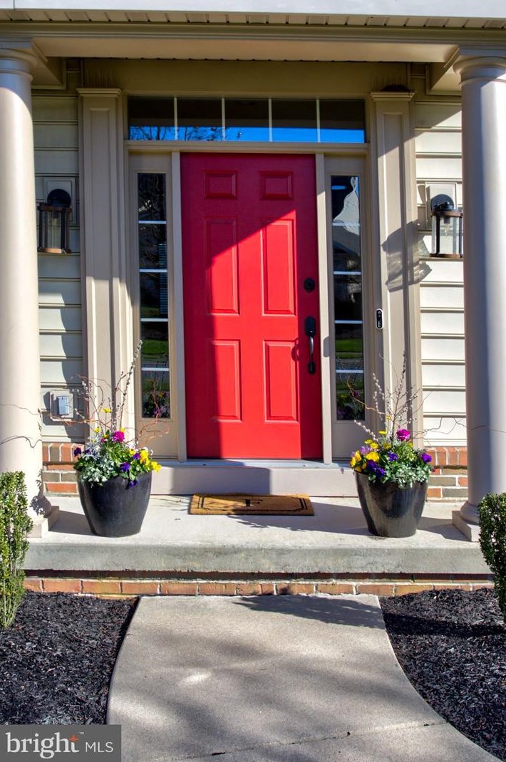2141 Colleens Way, Lancaster PA  17601-5756 exterior