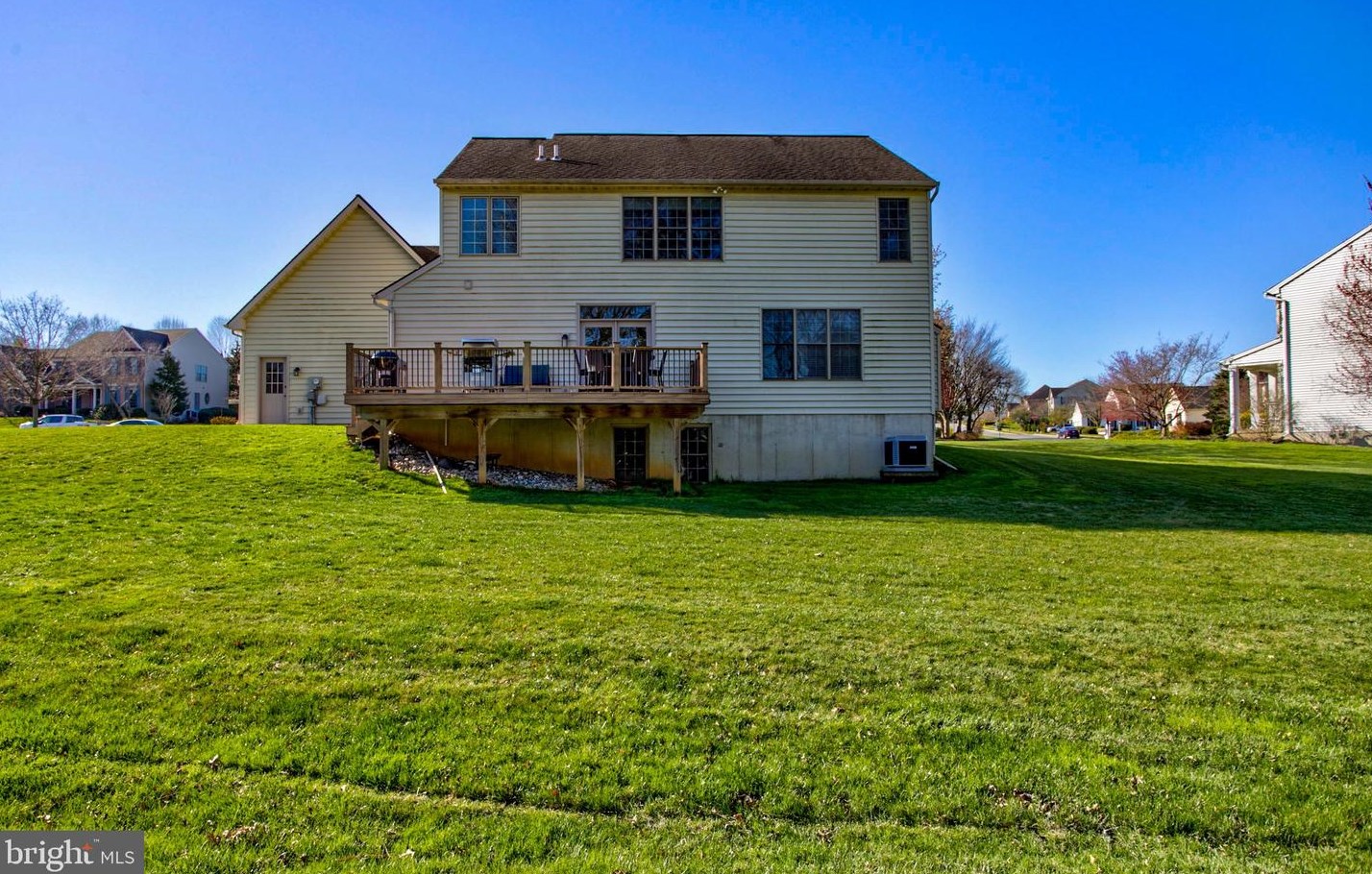 2141 Colleens Way, Lancaster PA  17601-5756 exterior