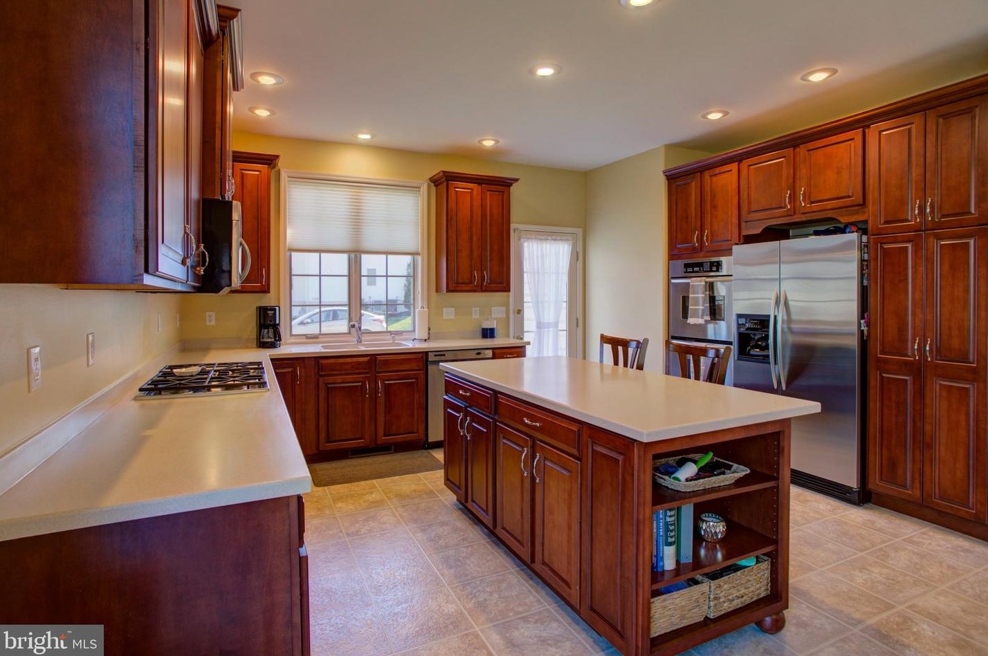 2141 Colleens Way, Lancaster PA  17601-5756 exterior