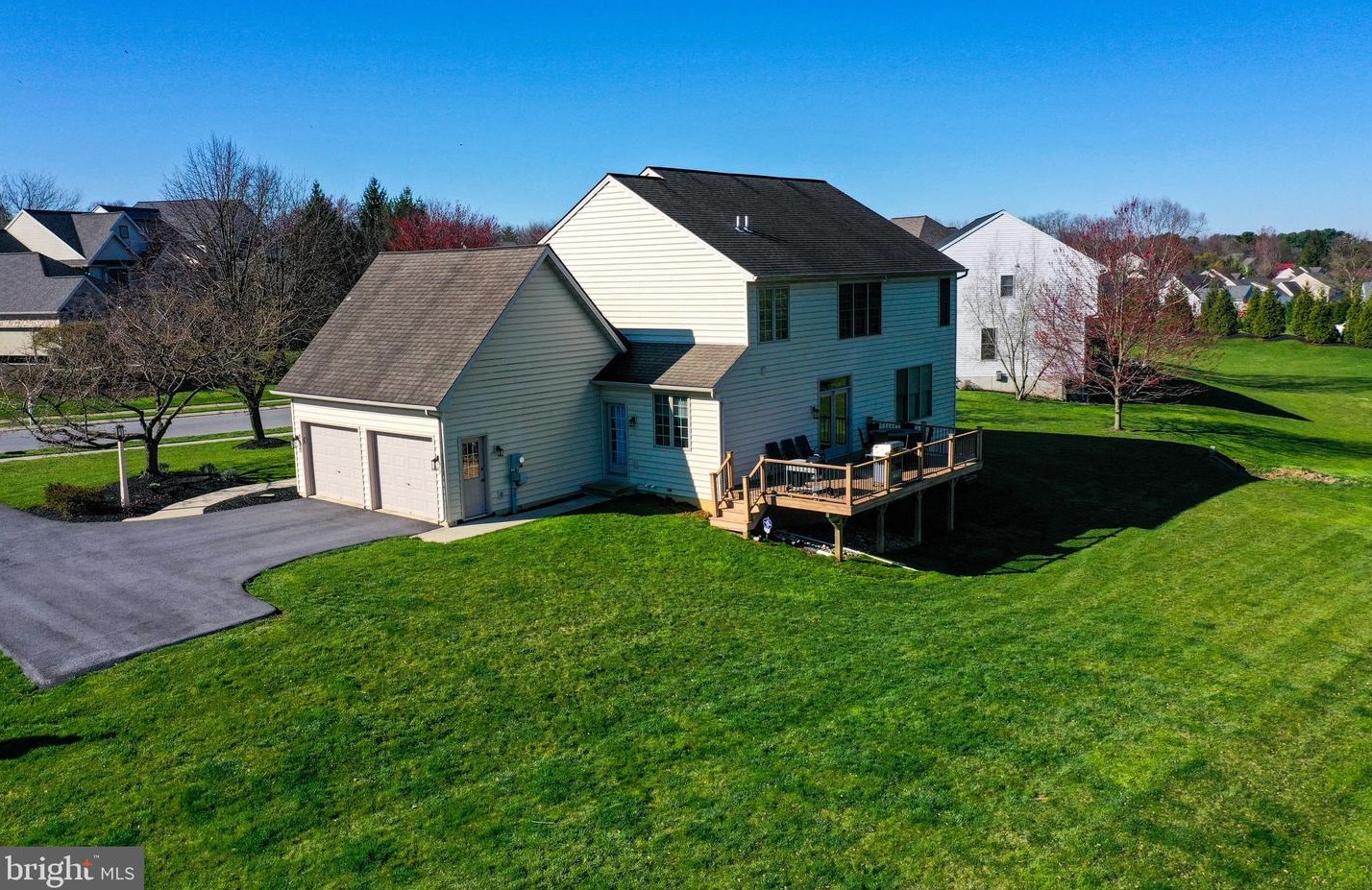 2141 Colleens Way, Lancaster PA  17601-5756 exterior