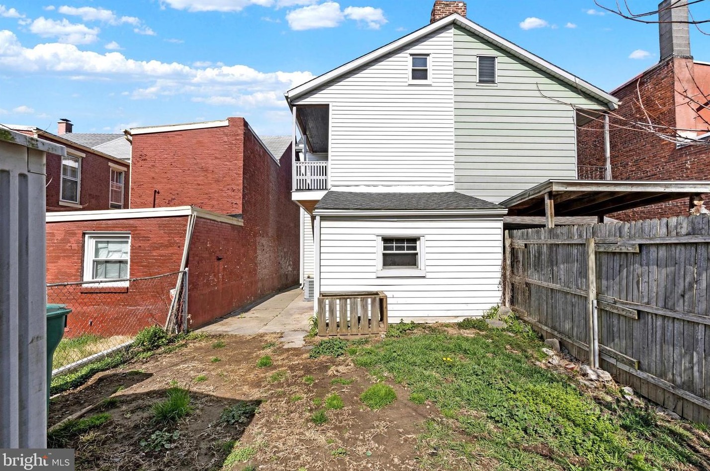 306 Perry St, Kinderhook PA  17512-1721 exterior