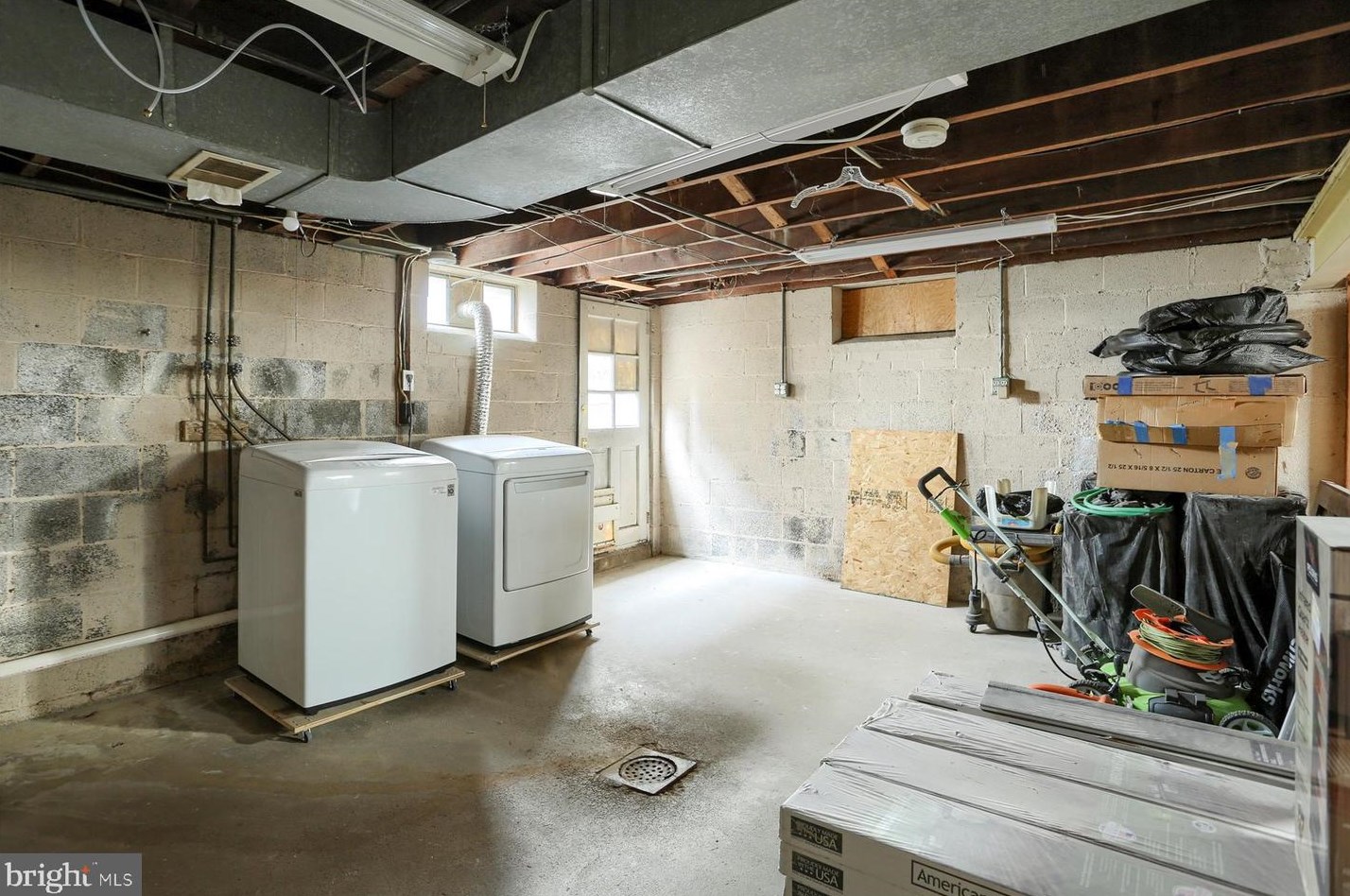 627 Marshall St, Lancaster PA  17602-2166 exterior